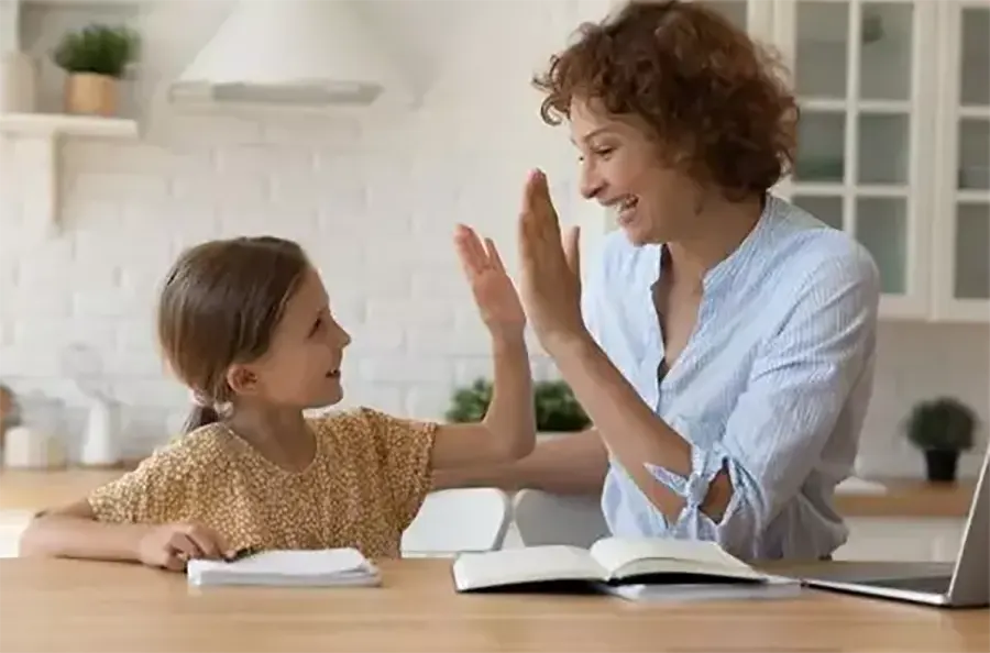 شرطی شدن فعال چیست؟ — نظریه شرطی شدن اسکینر به زبان ساده 5 شرطی شدن فعال چیست تصویری از تربیت فرزندان توسط مادر